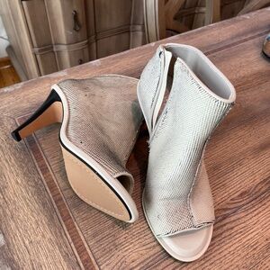 New Vince Camuto Shooties